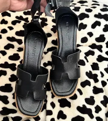 No brand summer sandals w/strap(highheel