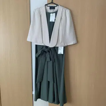 2세트 올리브 그린 슬리브리스 드레스 베이지 자켓