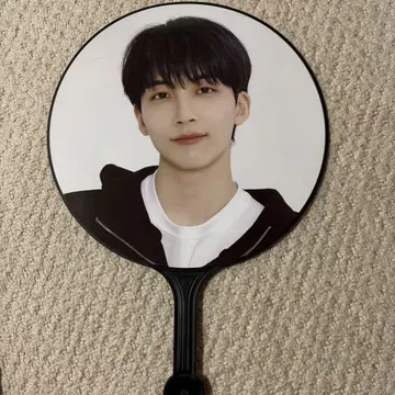 정한 CARATLAND 2022 부채