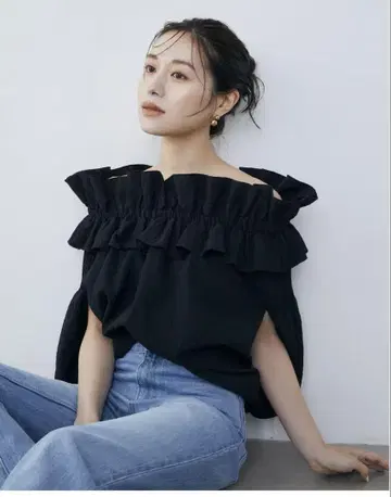 [ laubeblan ] Raffle balloon cape Blouse