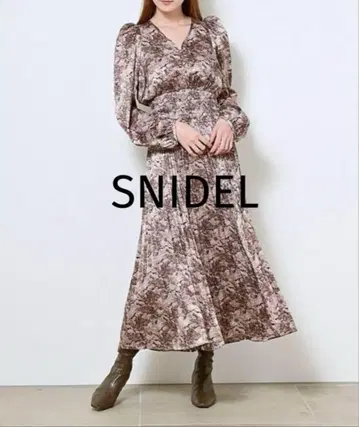 새상품급 SNIDEL 자카드 프린트 원피스 꽃무늬 A라인 퍼프 슬리브