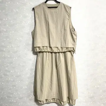 슬리브리스 베이지 투피스