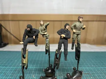 타미야 1/35 러시아 전차병 완성품 4체 세트