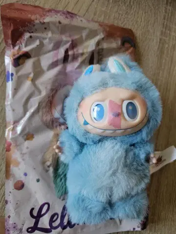 파란색 러브브 봉제 인형