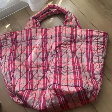 새상품급 누키테파 퀼팅 토트백