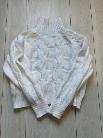 Loungedress 모헤어 혼방 케이블 짜임 터틀 니트 하이넥