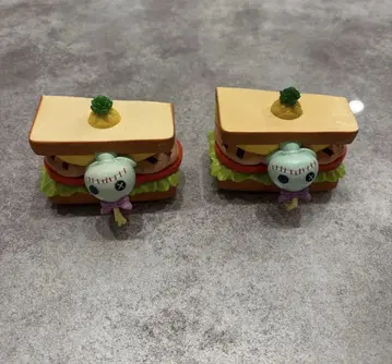 스티치 샌드위치 피규어