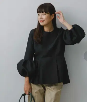 Fby ROSSO 페플럼 벌룬 슬리브 상의