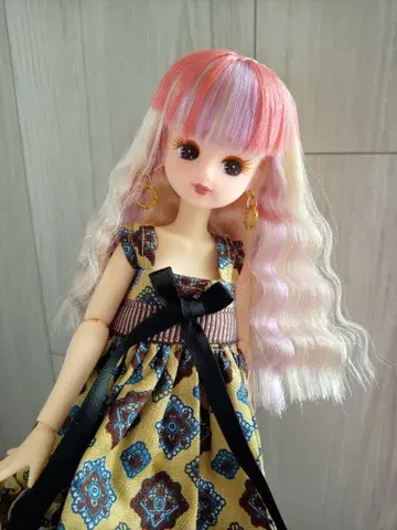 해시태그 리카짱 컬러풀 메쉬 웨이브 27cm 인형