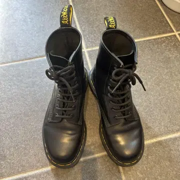 Dr.Martens 8홀 새상품급