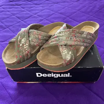 새상품급! Desigual 샌들 통굽
