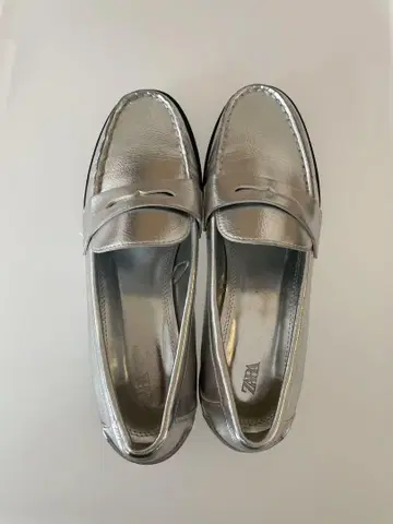 ZARA 실버 로퍼