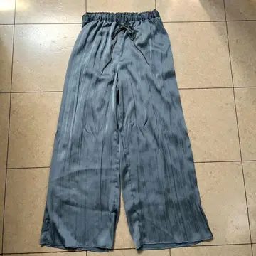 greenlabelrelaxing 새틴 플리츠 팬츠 프리 사이즈