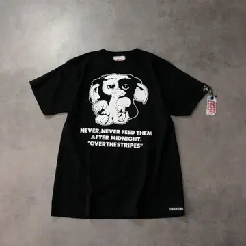 GQ3446 OVER THE STRiPES : 그렘린 기즈모 T셔츠