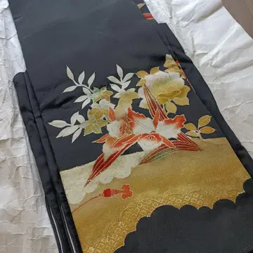 블랙 전통 예복 기모노 꽃무늬 자수 금실 사용