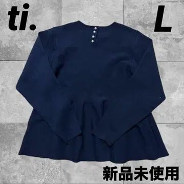 네이비 플레어 실루엣 긴팔 상의 ti. ALEFS 펄 엘레강트