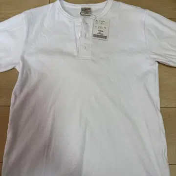 화이트 헨리넥 T셔츠 택 포함 새상품