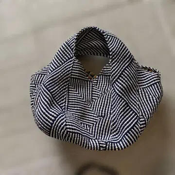 둥근 핸드백