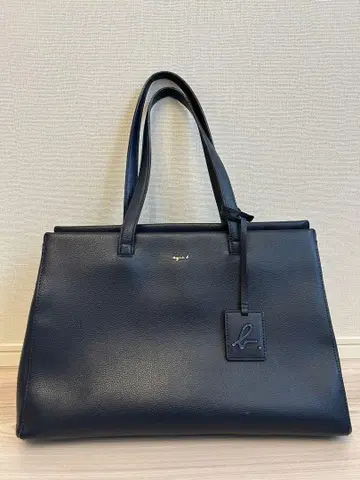 agnes b. 네이비 가죽 토트백
