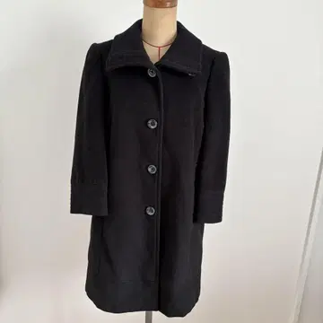 로즈버드 블랙 울 코트 버튼 포함