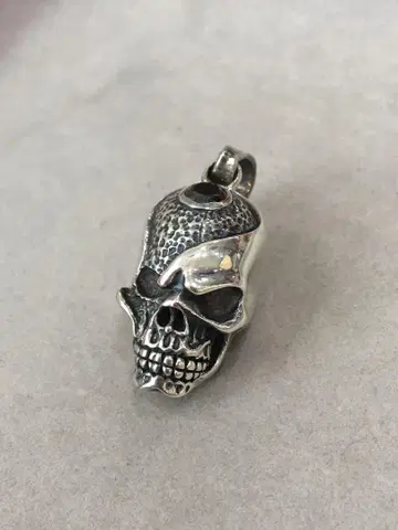 [새상품] silver925 스컬 오닉스 펜던트 탑 각인 있음