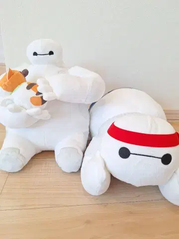 [ 새상품 택 포함 ] 베이맥스 & 모찌 뺨 기대 봉제 인형 디즈니
