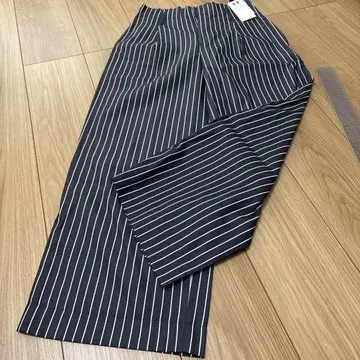 새상품 택 포함 23구 와이드 팬츠 스트라이프