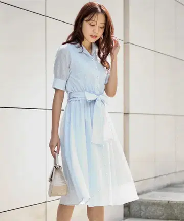 tocco closet 허리 리본 부착 펄 단추 코튼 레이스 셔츠 원피스