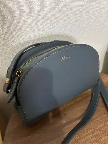 A.P.C. 숄더백