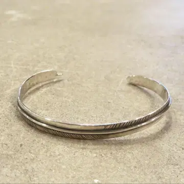 Atease FEATHER BRACELET / SILVER
