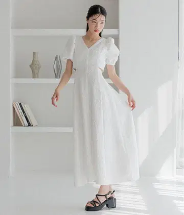 Heather 모듬 컷 아웃 원피스