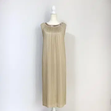 최근 새상품급 레오나르 플리츠 라메 니트 드레스 원피스