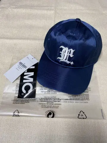 LMC GOTHIC SATIN 6PANEL 새틴 캡 네이비