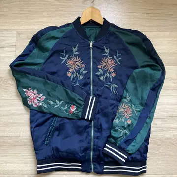 ZARA 자라 자수 네이비 새틴 OKINAWA 스카잔