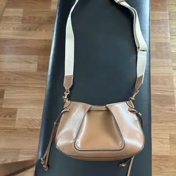 ZARA 베이지 숄더백 내부 포켓 부착