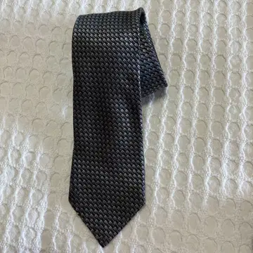 페라가모 블랙과 그레이의 직조 무늬 넥타이