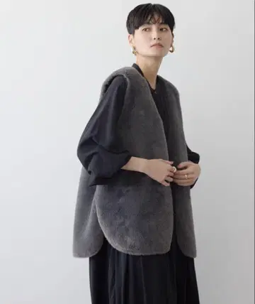 새상품 아메리칸 홀릭 길이 다른 퍼 베스트 그레이