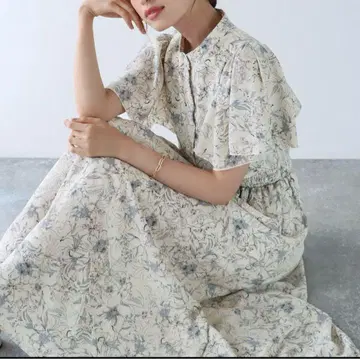 꽃무늬 플레어 케이프 슬리브 원피스