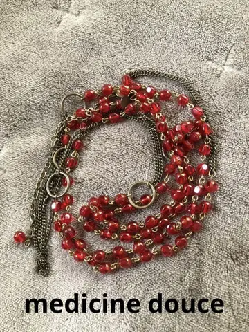 HP 프랑스 medicine douce 빨간색 비즈 목걸이