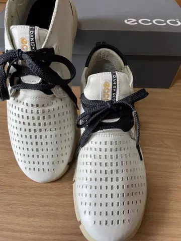 ecco 가죽제품 스니커즈 23.5cm 37 화이트