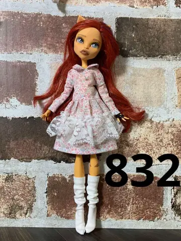 832. 핑크 꽃무늬 긴팔 원피스 1개