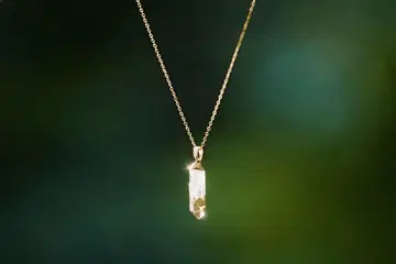 [ White healing necklace - ]