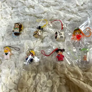 지역 한정 큐피 스트랩 묶음 판매