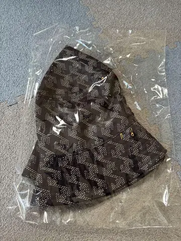 택 포함 새상품 레자렉시온 모노그램 버킷햇