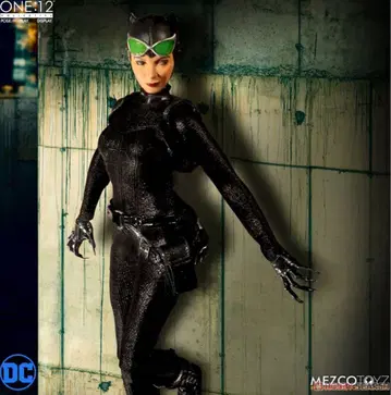 메즈코 MEZCO 원12 콜렉티브 캣우먼
