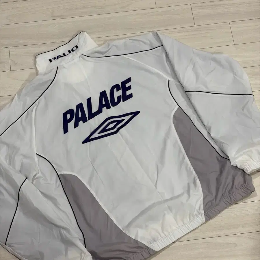XL Palace Umbro Track Jacket White on Bunjang Global Site.