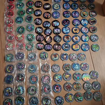 요괴워치 초대 메달과 보관 케이스 세트