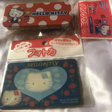 키티 반창고와 포토 카드