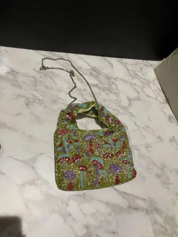 비즈 자수 그린 ZARA 버섯