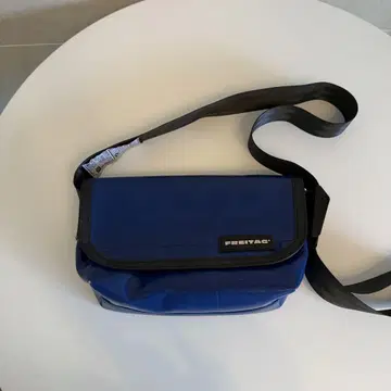 freitag 숄더백 블루
